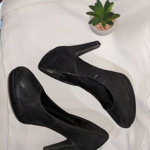 Black Sparkly heels size 8